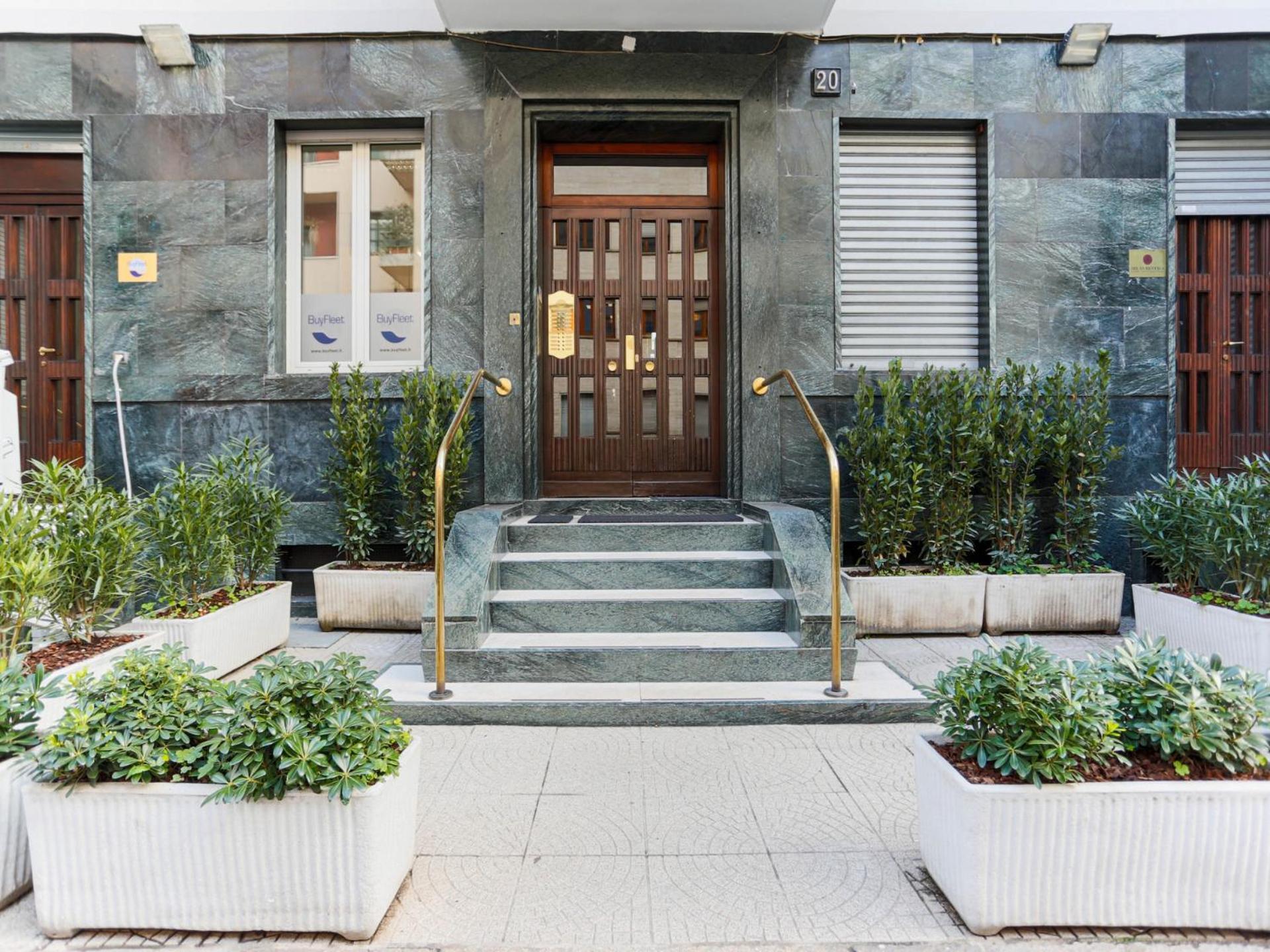 The Best Rent - Bright Two-Bedroom Apartment In Central Station Area Milano Esterno foto